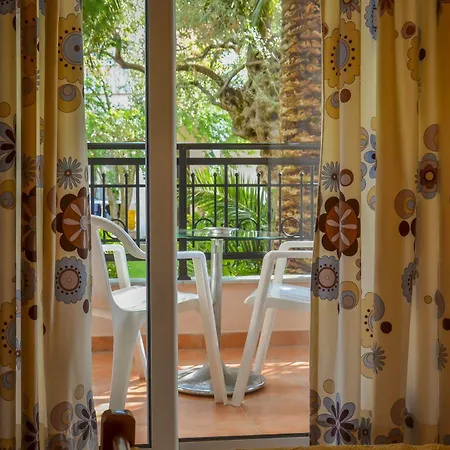 Eden Hotel *